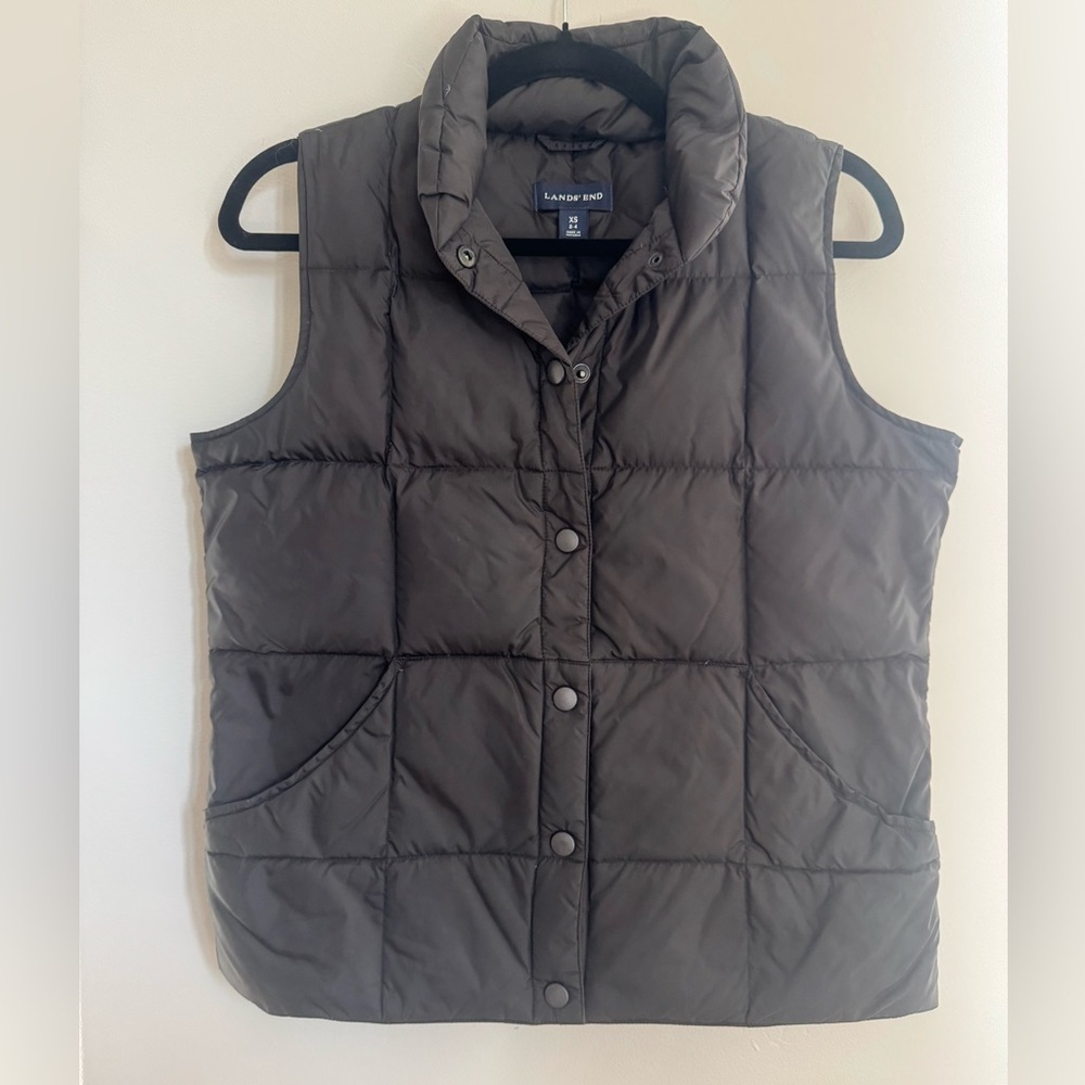 Lands’ End Chocolate Brown Down Puffer Vest XS Quilted Snap Front Warm Layering